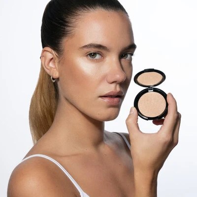 Хайлайтер T.LeClerc Powder Highlighter тон Champagne (5.5г)