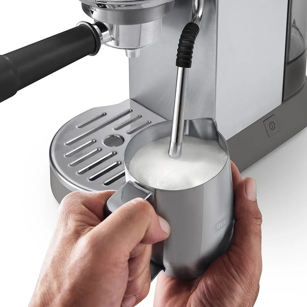 Купить Кофеварка эспрессо DeLonghi EC890.M в Молодечно
