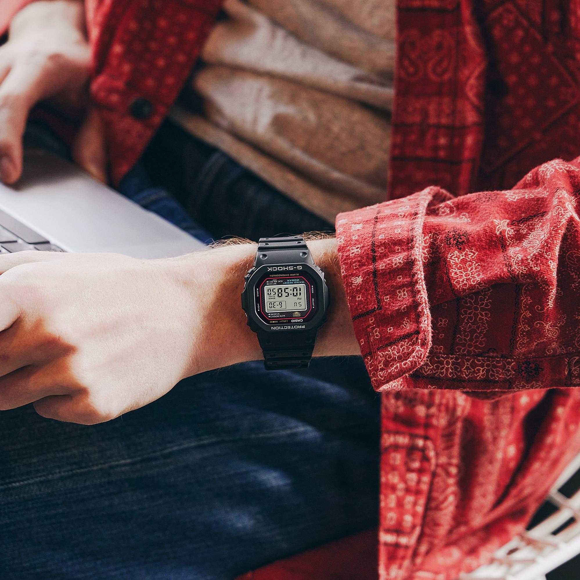Часы наручные мужские Casio DW-5000R-1A — фото 5
