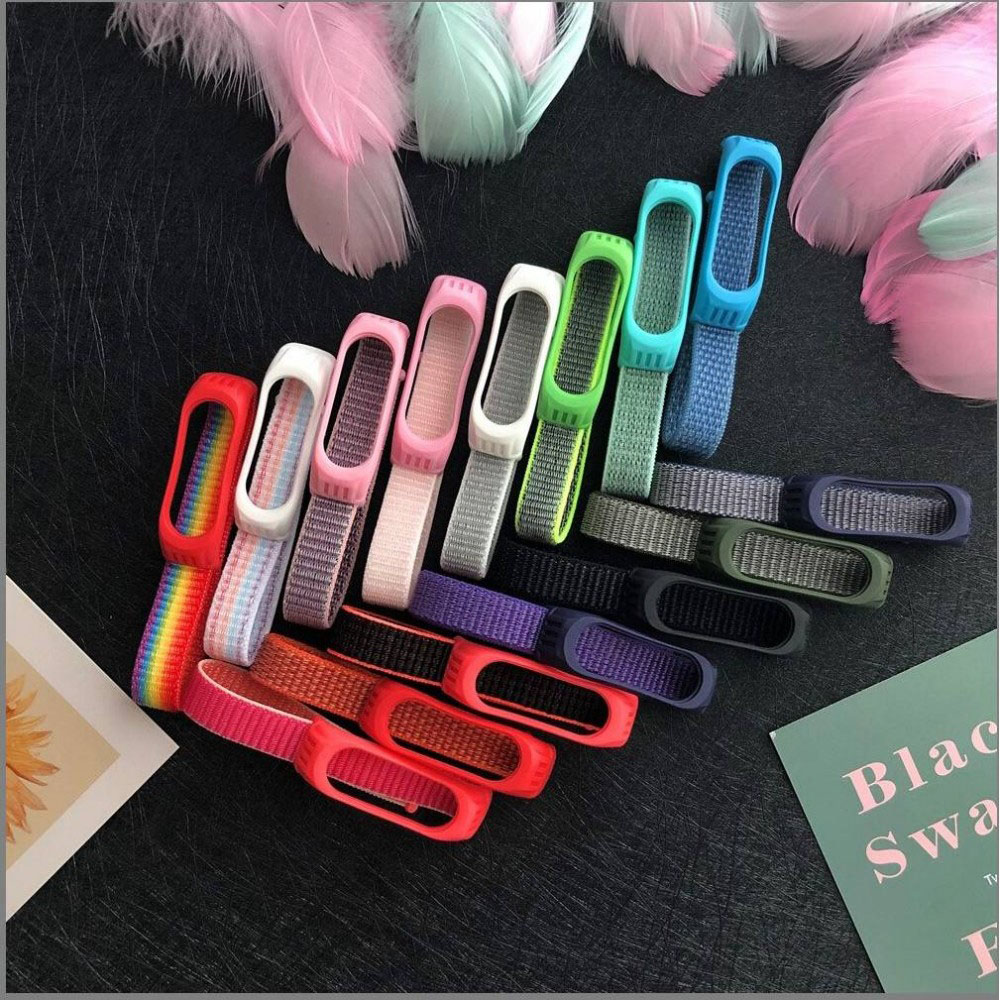 Ремешок для фитнес-трекера Rumi Нейлоновый для Xiaomi Mi Band 6/5 (радужный/красный) — фото 2