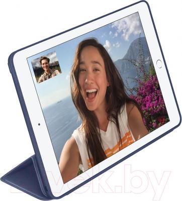 Чехол для планшета Apple iPad Air 2 Smart Case / MGTT2 (темно-синий) - пример использования