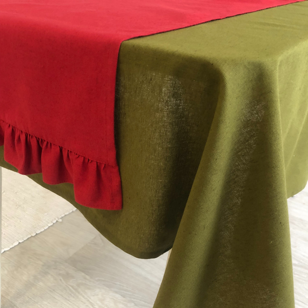 Дорожка на стол ОМурМебель 140x40см с рюшами (красный)