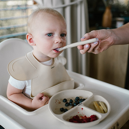 Тарелка для кормления BabyOno Силиконовая с присоской / 1482/04 (бежевый) — фото 5