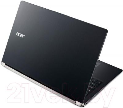 Ноутбук Acer Aspire VN7-791G-588X (NX.MQREU.009) - вид сзади