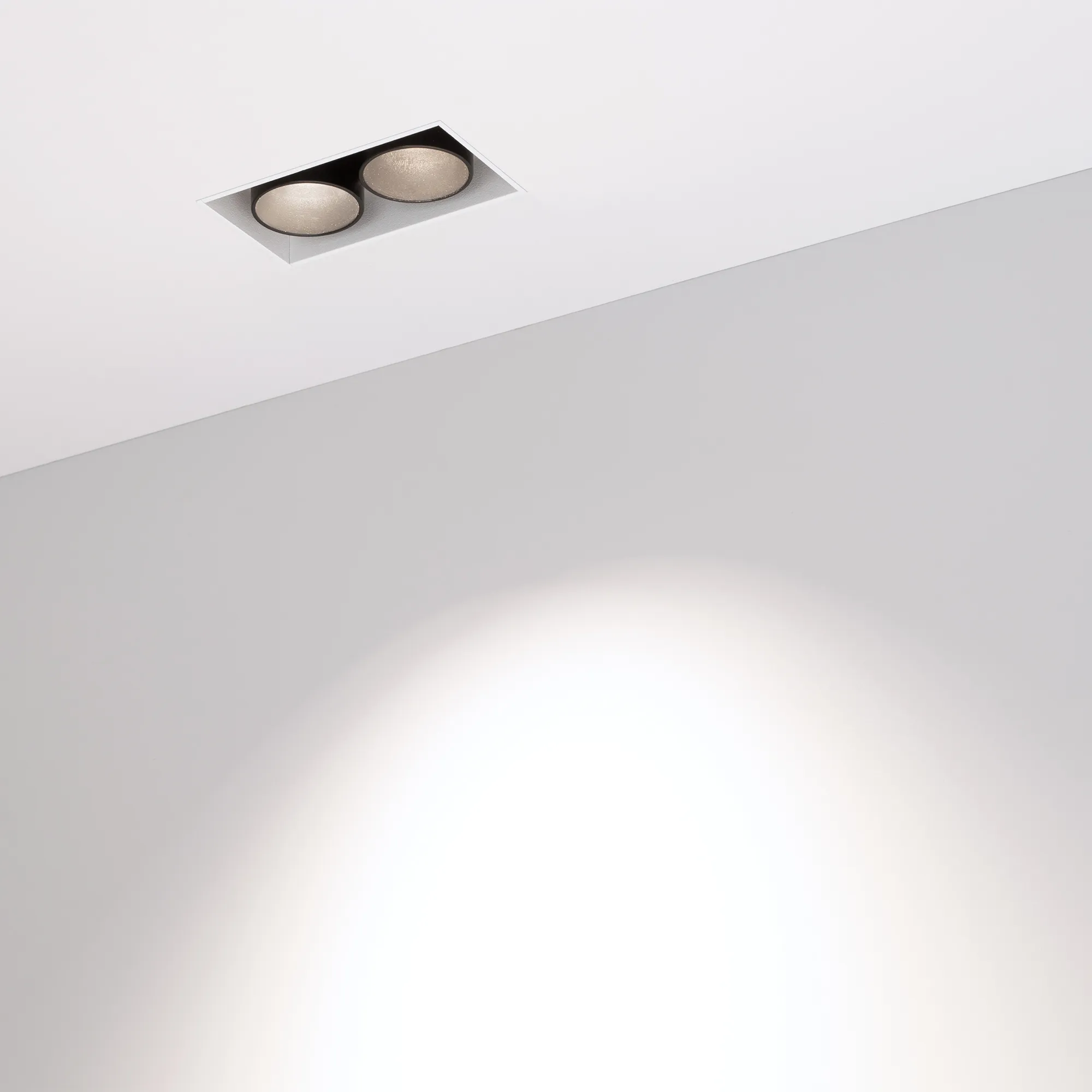 Точечный светильник Arlight MS-ORIENT-BUILT-TRIMLESS-TC-S38x67-5W Day4000 WH-BK / 032228 — фото 5