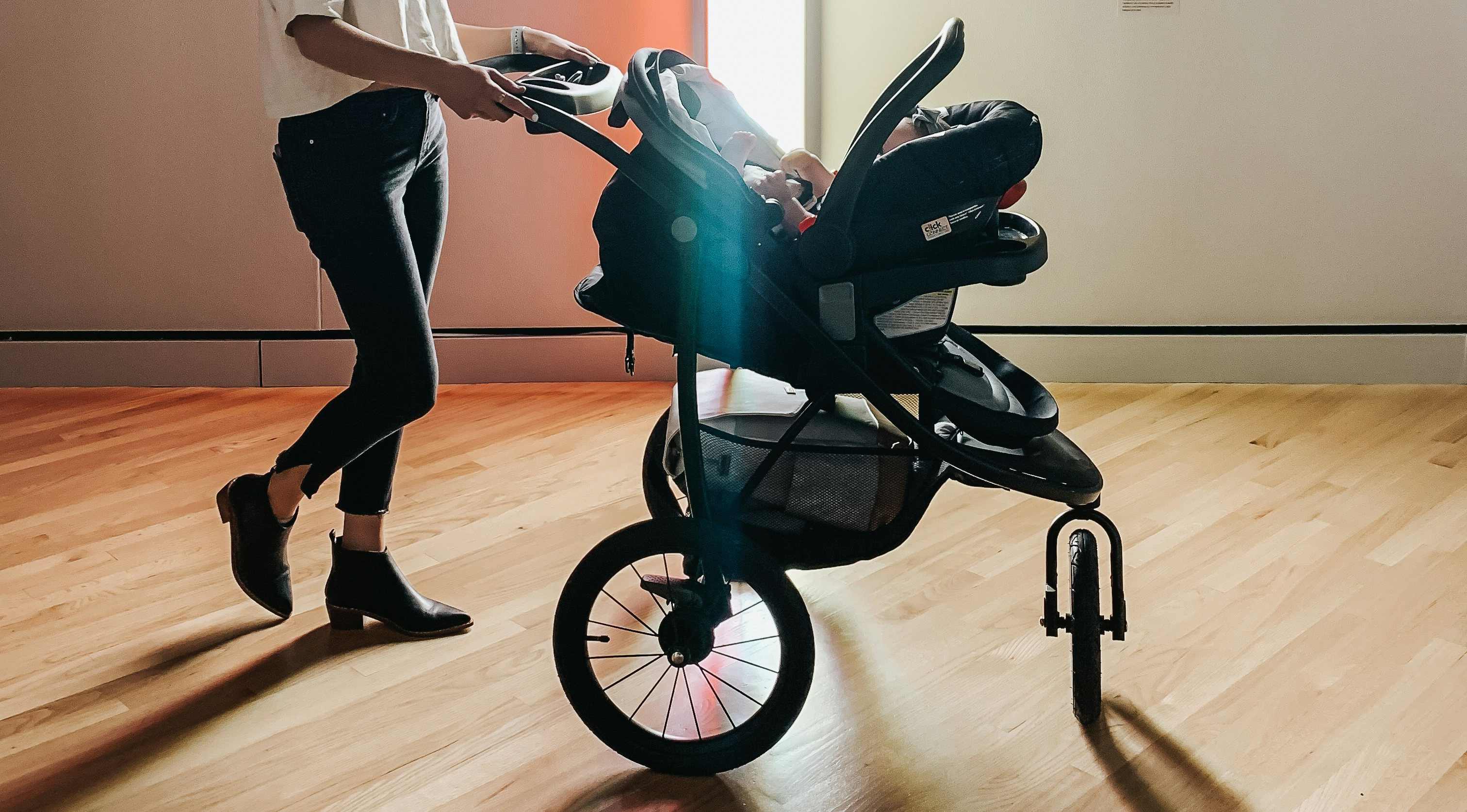 Тренды в дизайне и функциях детских колясок 2025–2026