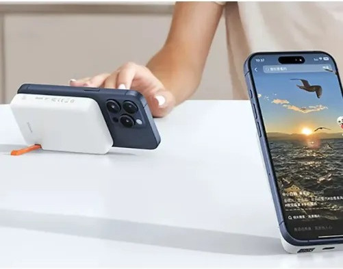 Портативное зарядное устройство McDodo MC-5100/MC-5101 MagSafe 10000mAh 20W (белый) — фото 4
