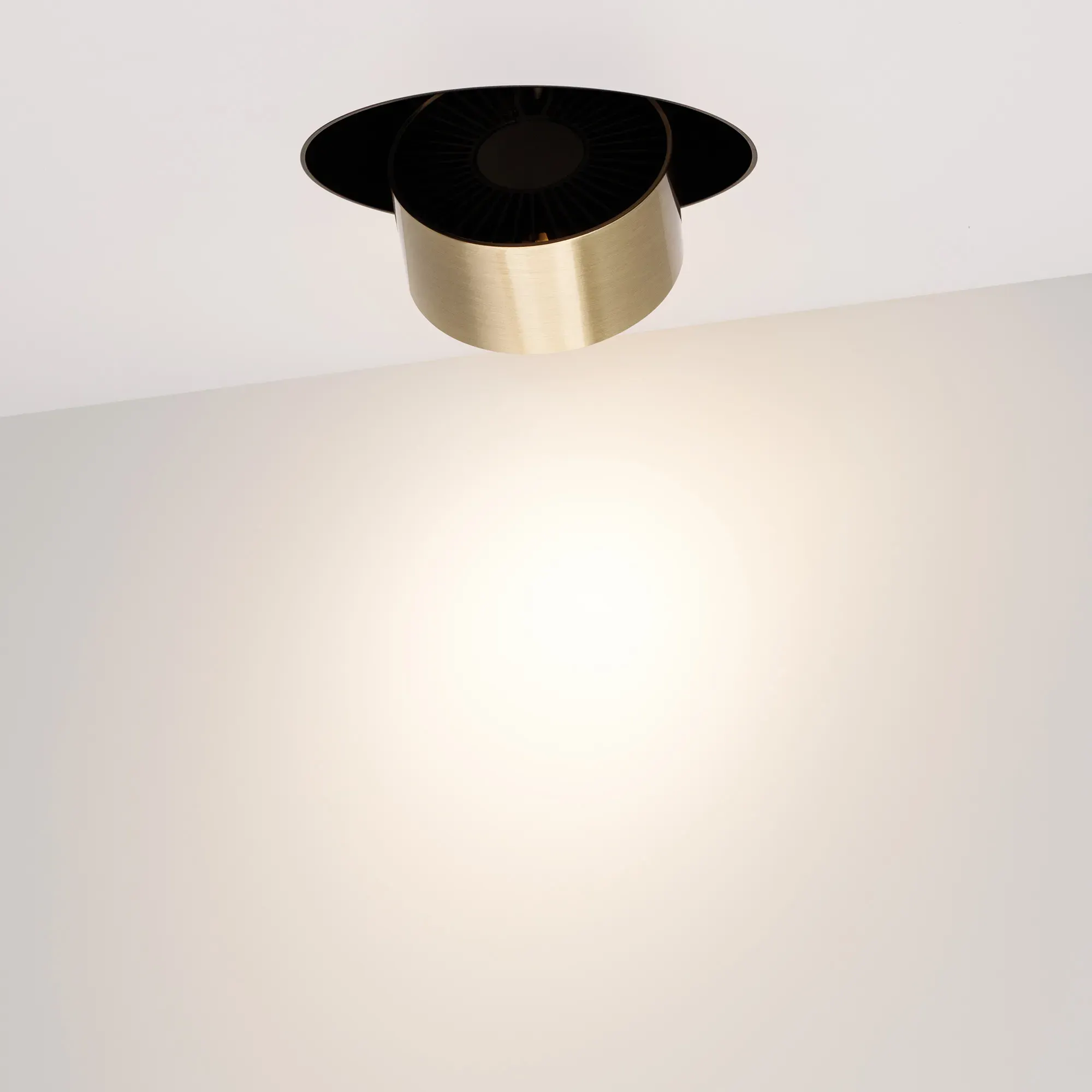 Точечный светильник Arlight SP-PLURIO-BUILT-TRIMLESS-R160-9W Day4000 BK-ABRS 36 deg / 038075 — фото 2