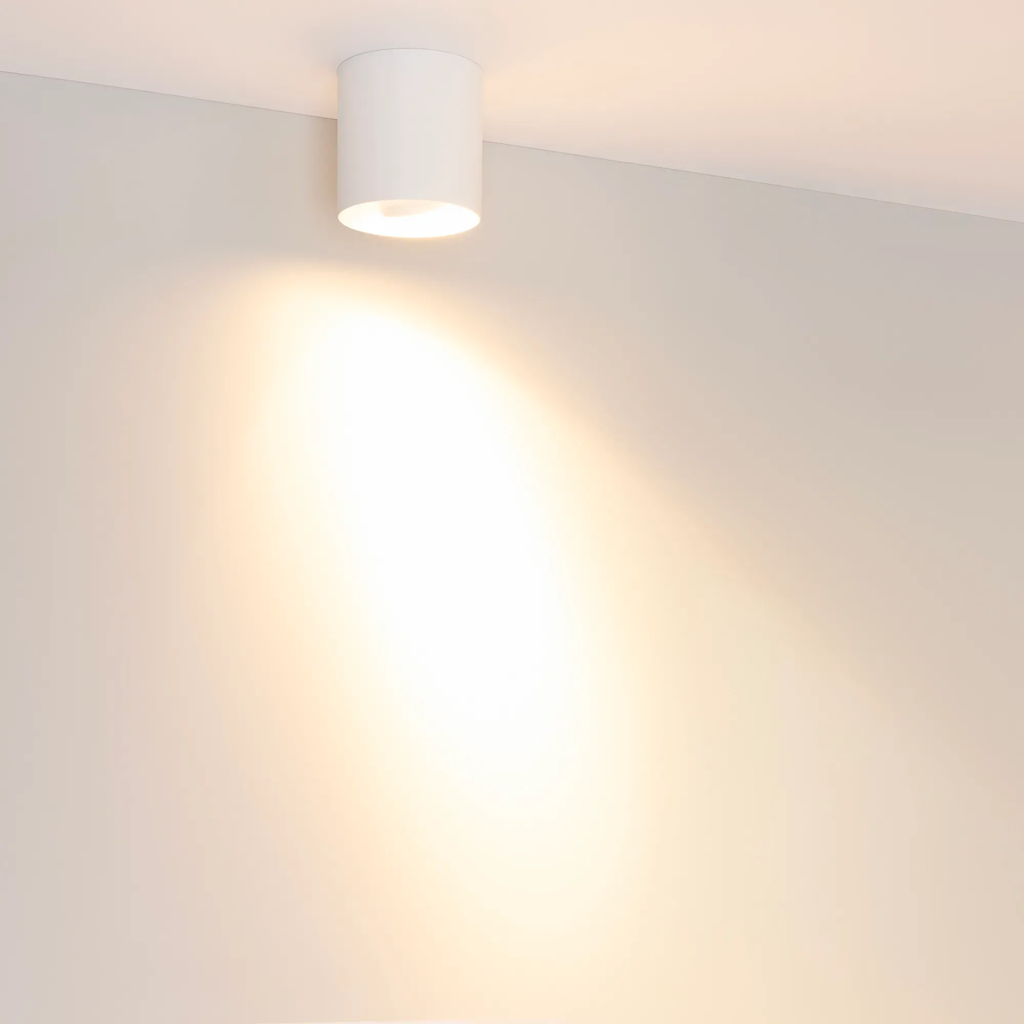 Точечный светильник Arlight SP-ACENTO-R95-10W Warm2700 WH 20-45 deg / 055744 — фото 3