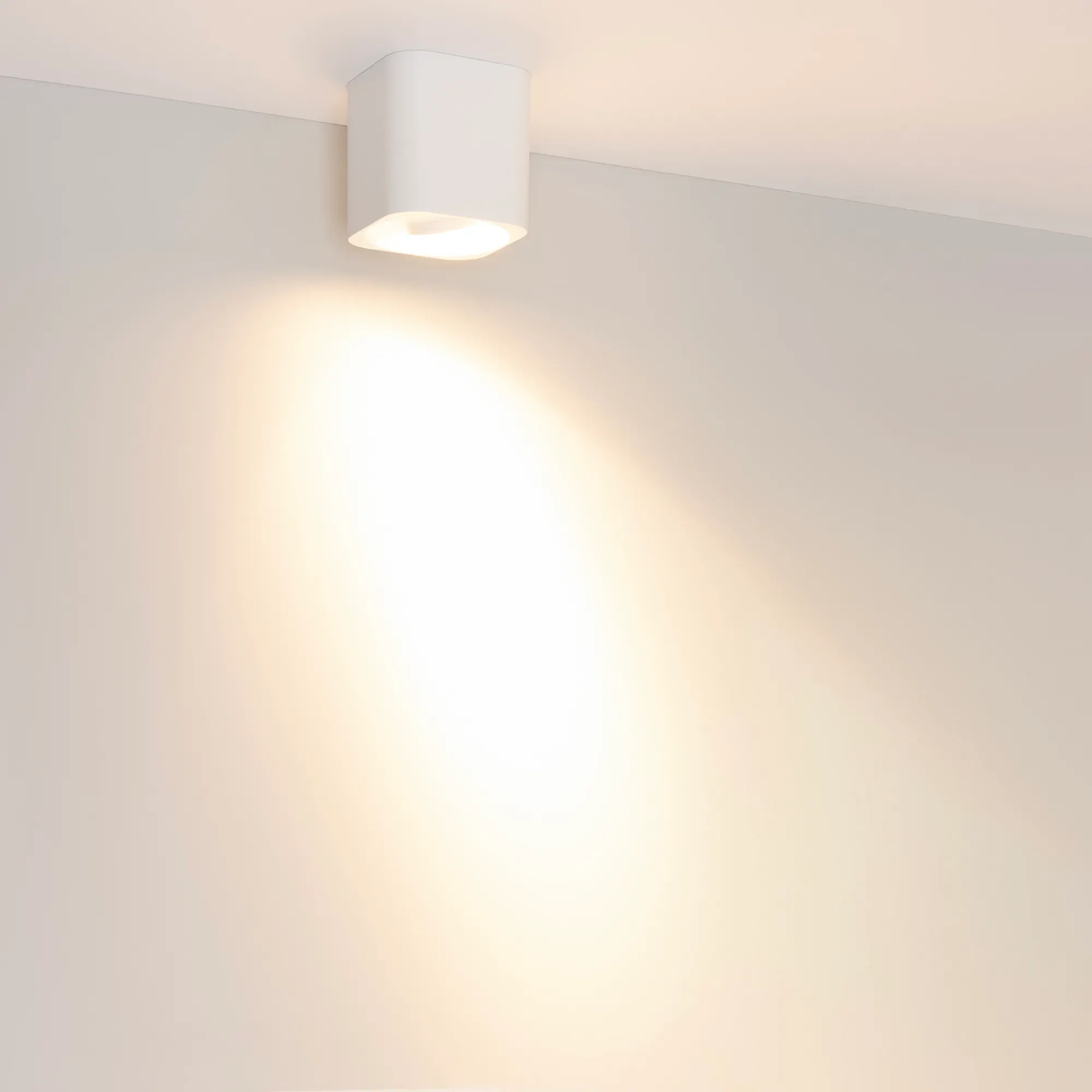 Точечный светильник Arlight SP-ACENTO-S95x95-10W Warm2700 WH 20-45 deg / 055748 — фото 3