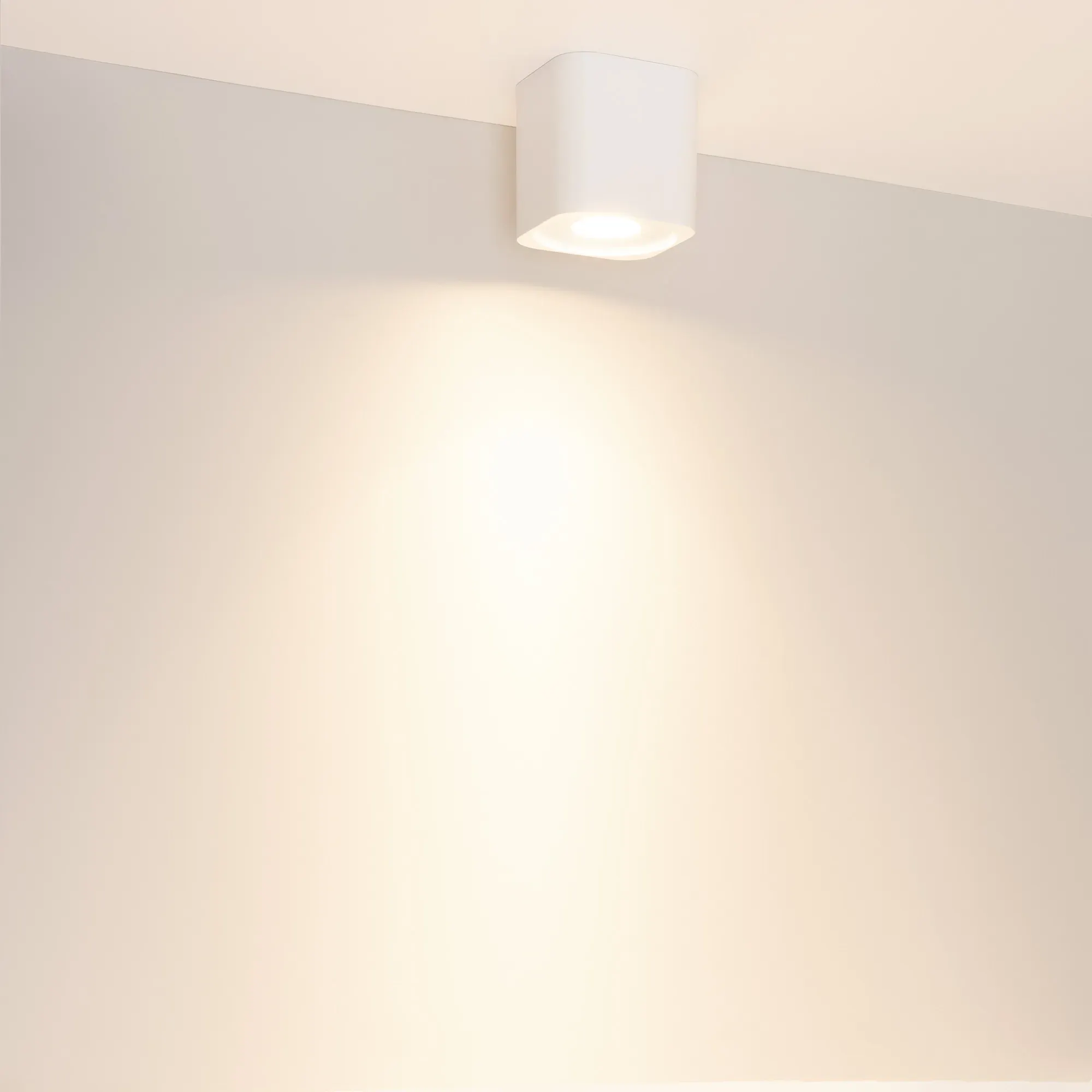 Точечный светильник Arlight SP-ACENTO-S95x95-10W Warm2700 WH 20-45 deg / 055748 — фото 2