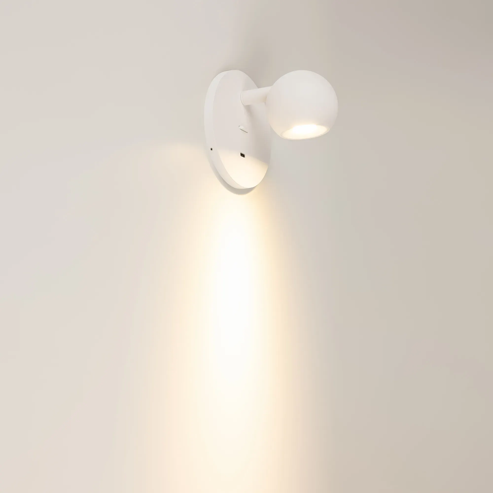 Спот Arlight SP-OTTORI-WALL-CHARGE-6W Warm3000 WH 30 deg / 058477