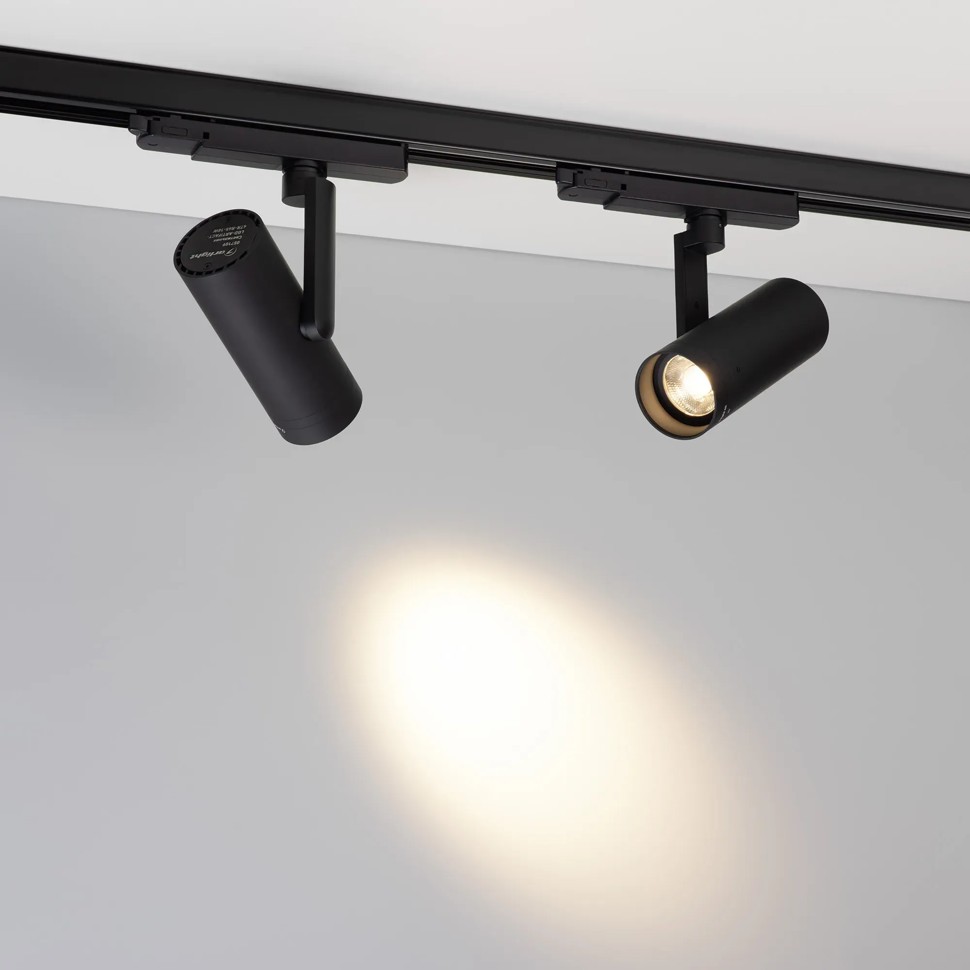 Трековый светильник Arlight LGD-ARTIFACT-4TR-R65-18W Warm3000-MIX BK 20 deg / 057109 — фото 2