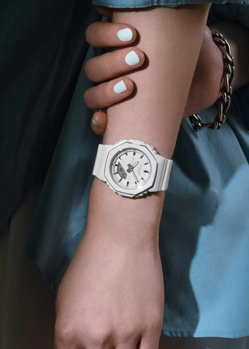 Часы наручные женские Casio GMA-P2110-7A — фото 2