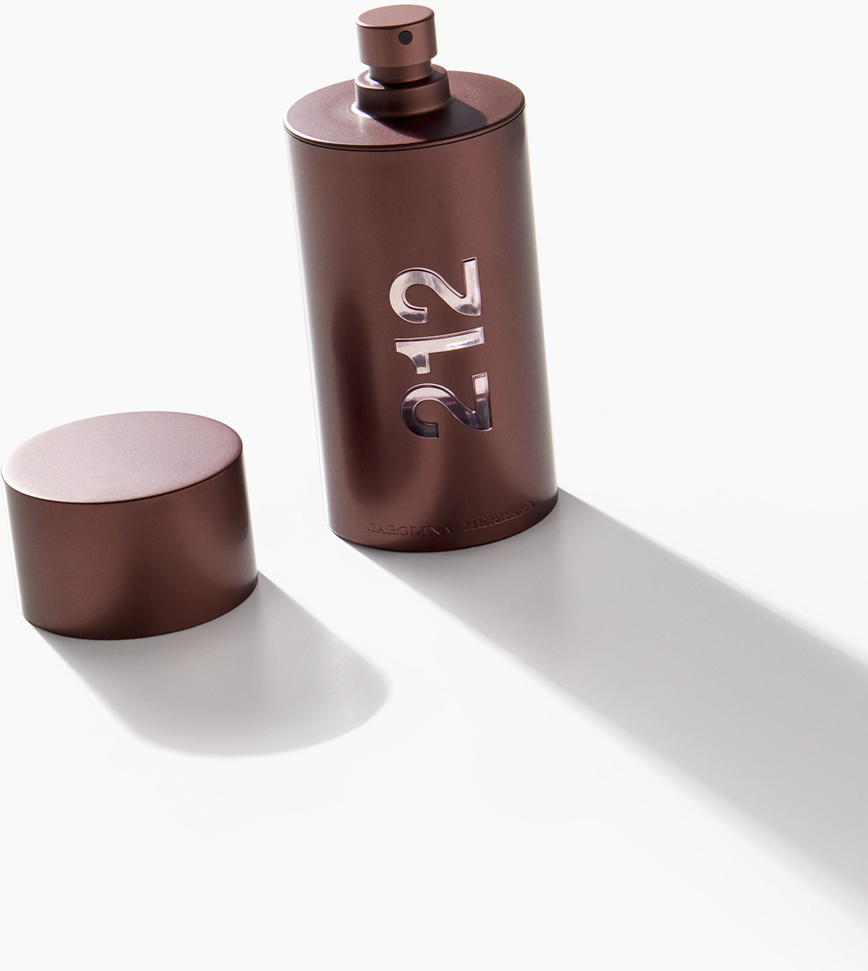 Парфюмерная вода Carolina Herrera 212 Sexy Man (100мл) — фото 4