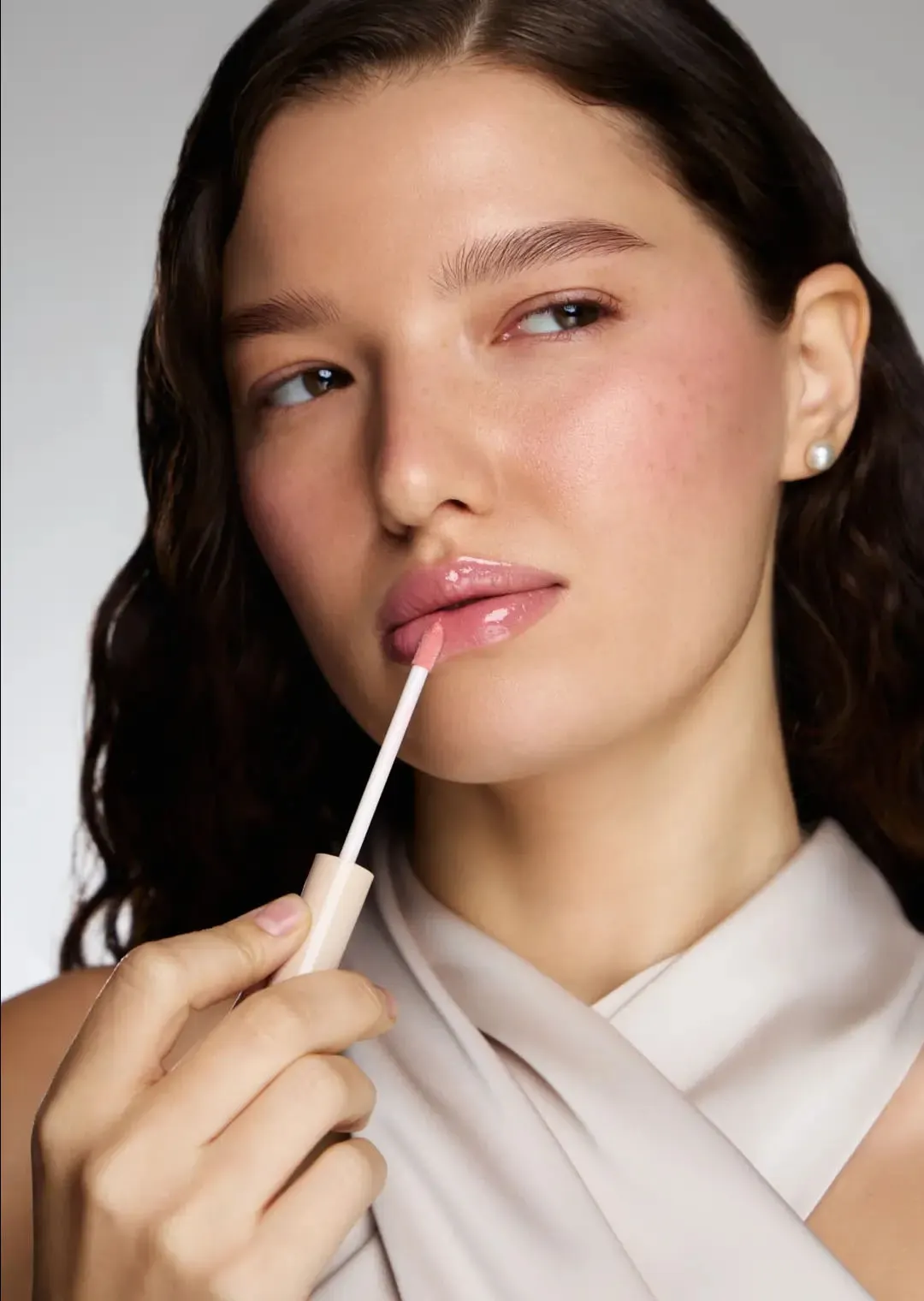 Блеск для губ Shik Lip Gloss Care тон 101 Pale Pink — фото 4