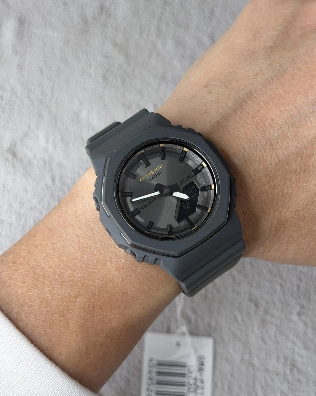 Часы наручные женские Casio GMA-P2126W-8A — фото 2