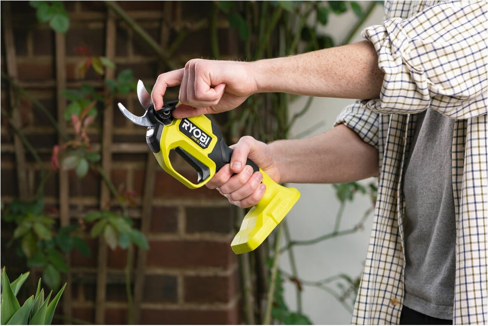 Секатор аккумуляторный Ryobi RY18SCXA-0 (5133005025) — фото 2
