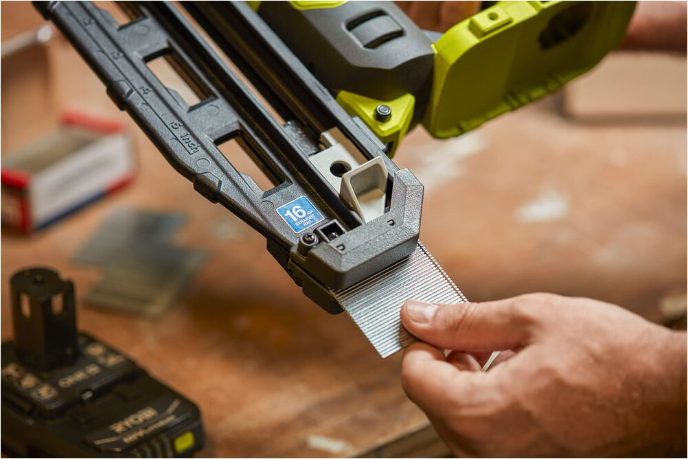 Аккумуляторный гвоздезабиватель Ryobi ONE+ R16GN18-0 (5133005137) — фото 5