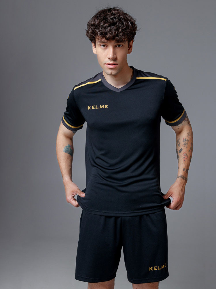 Футбольная форма Kelme Short Sleeve Football Uniform Suit / 7451ZB1793-037 (S, черный) — фото 3