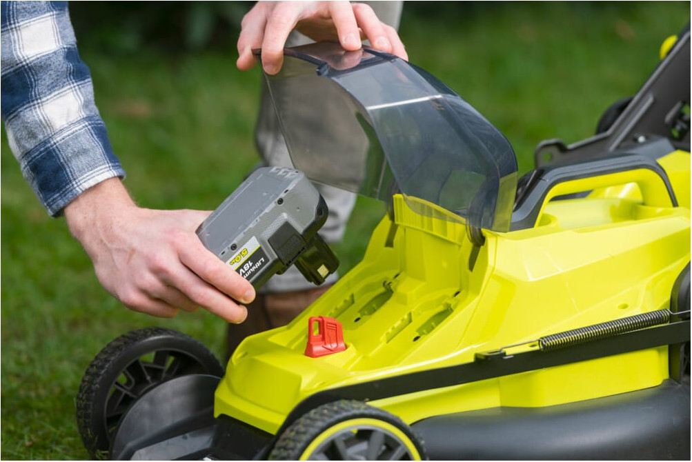 Газонокосилка аккумуляторная Ryobi RY18LMX40B-0 / 5133005479 — фото 4