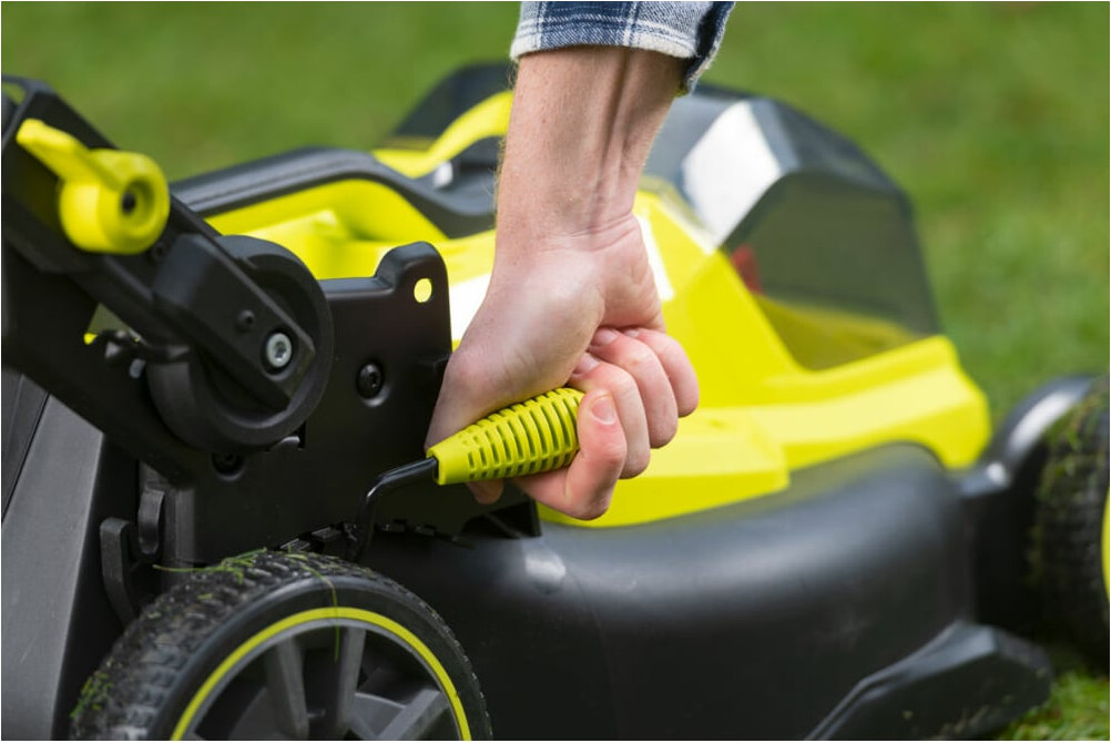 Газонокосилка аккумуляторная Ryobi RY18LMX40B-0 / 5133005479 — фото 5