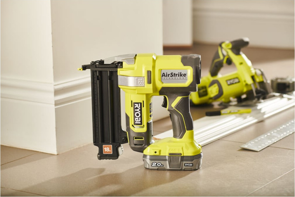 Аккумуляторный гвоздезабиватель Ryobi R18GN18-120S / 5133005429 — фото 4