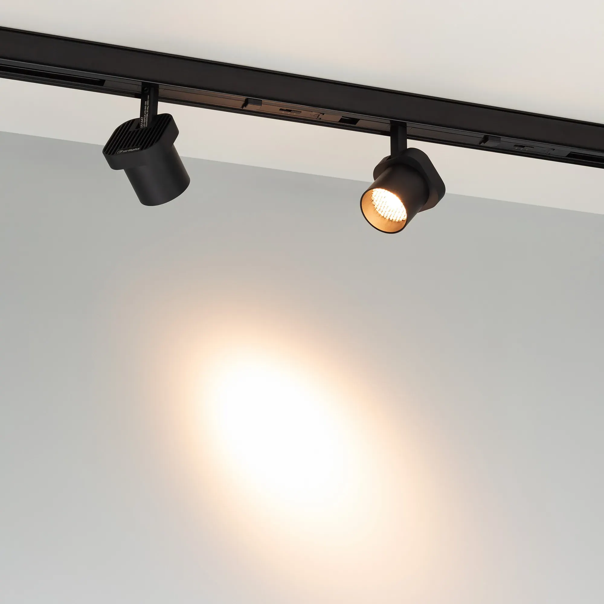 Трековый светильник Arlight LGD-DIAFILM-4TR-R60-10W Warm3000 BK 20 deg / 061447 — фото 2