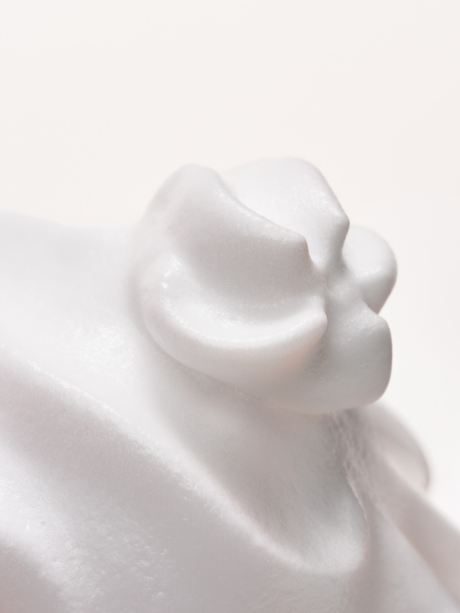 Мусс для укладки волос Dew Professional Extra Whipped Cream Hydrating Mouse 15WC/200 (200мл) — фото 3
