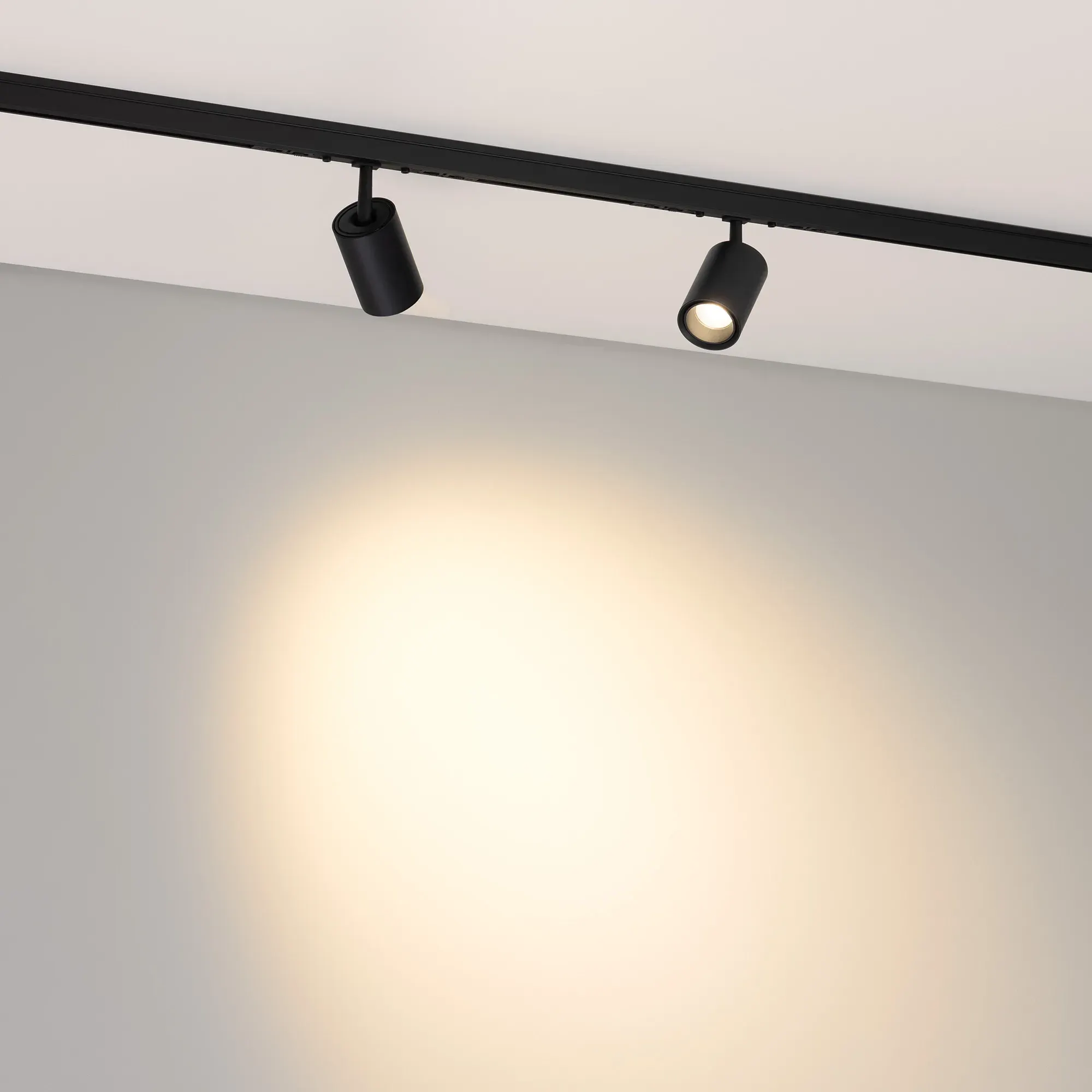 Трековый светильник Arlight MAG-MICROCOSM-SPOT-ZOOM-R30-2W Warm3000 WH 15-45 deg / 051804 — фото 4