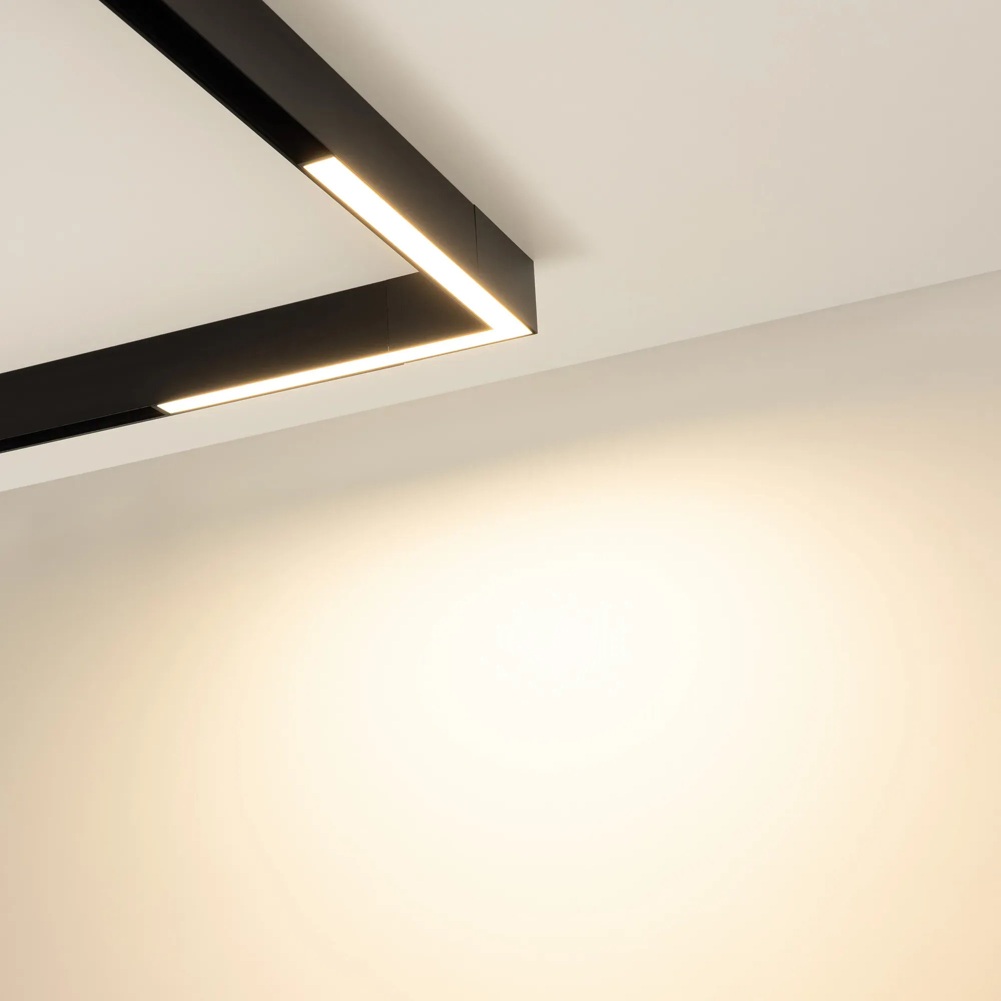 Трековый светильник Arlight MAG-ORIENT-FLAT-ANGLE-L295-18W Warm3000 BK 100 deg / 060731 — фото 2