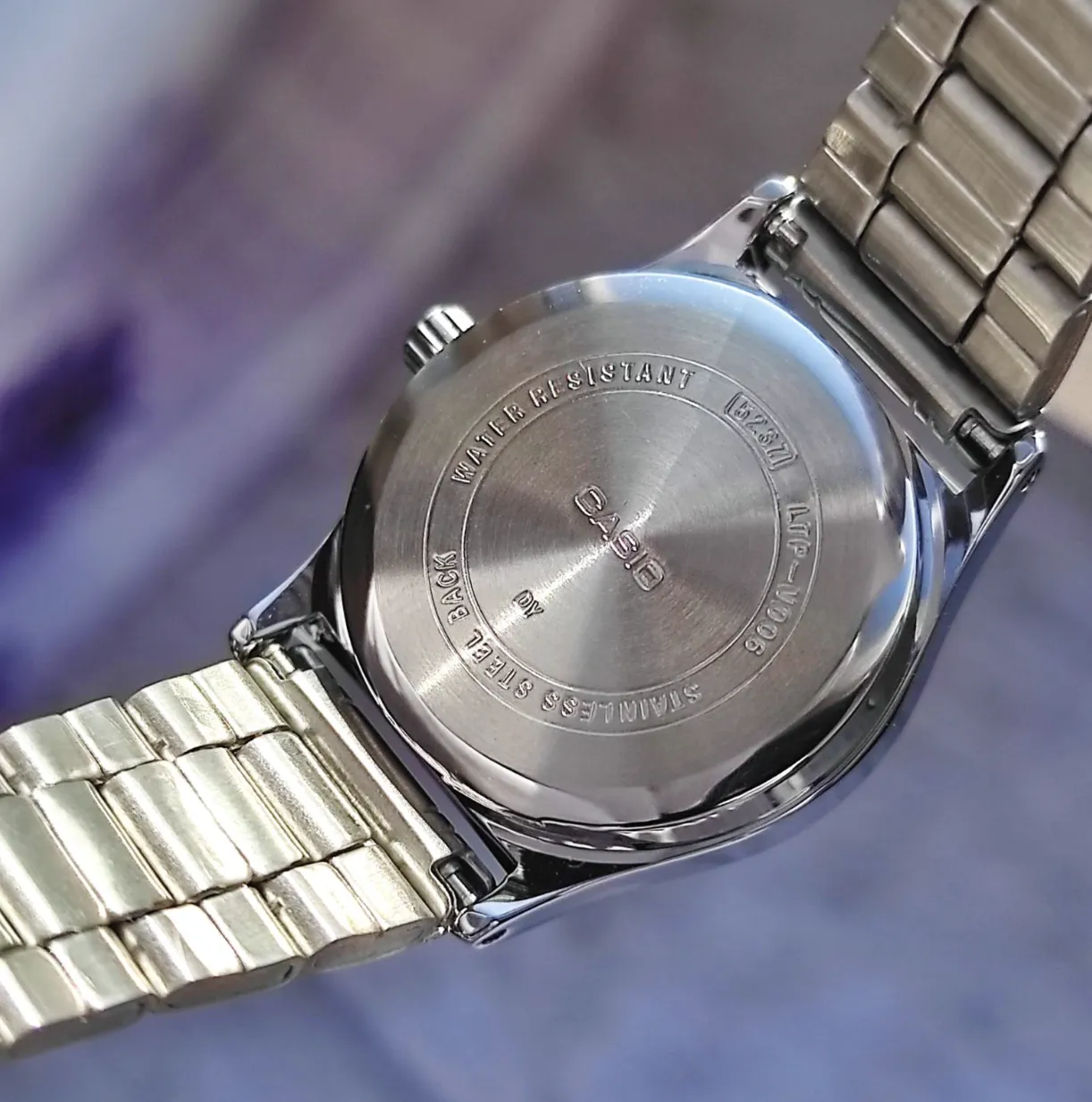 Часы наручные женские Casio LTP-V006D-1B2 — фото 4