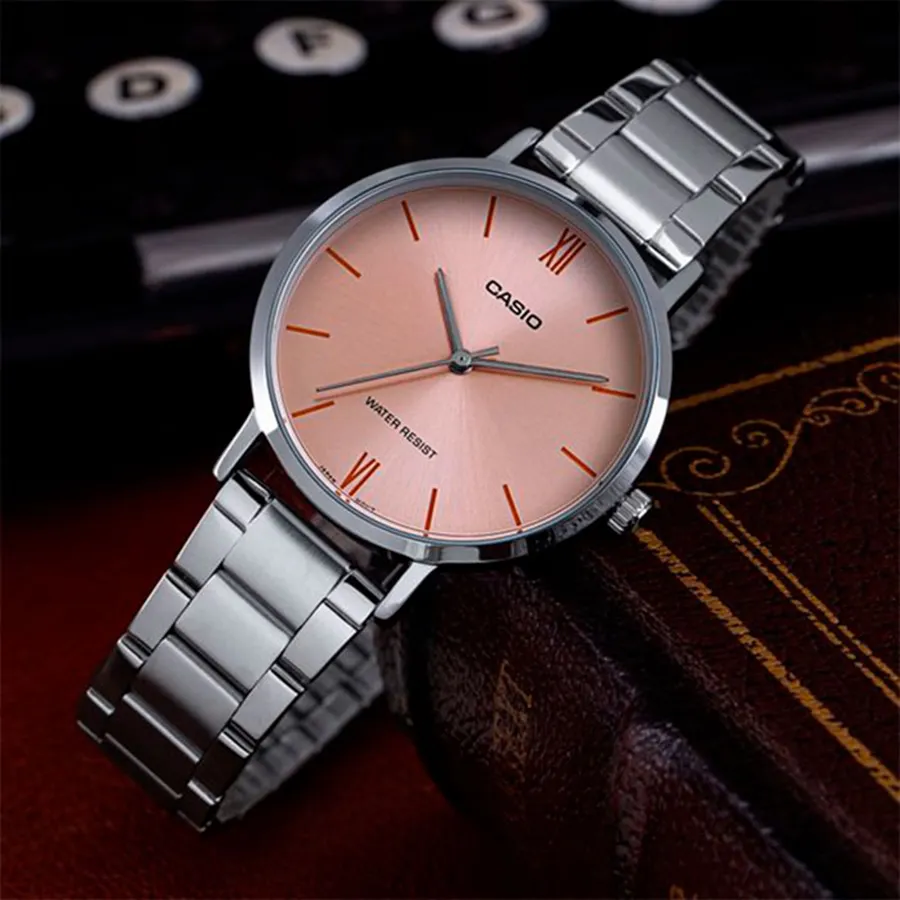 Часы наручные женские Casio LTP-VT01D-4B — фото 4