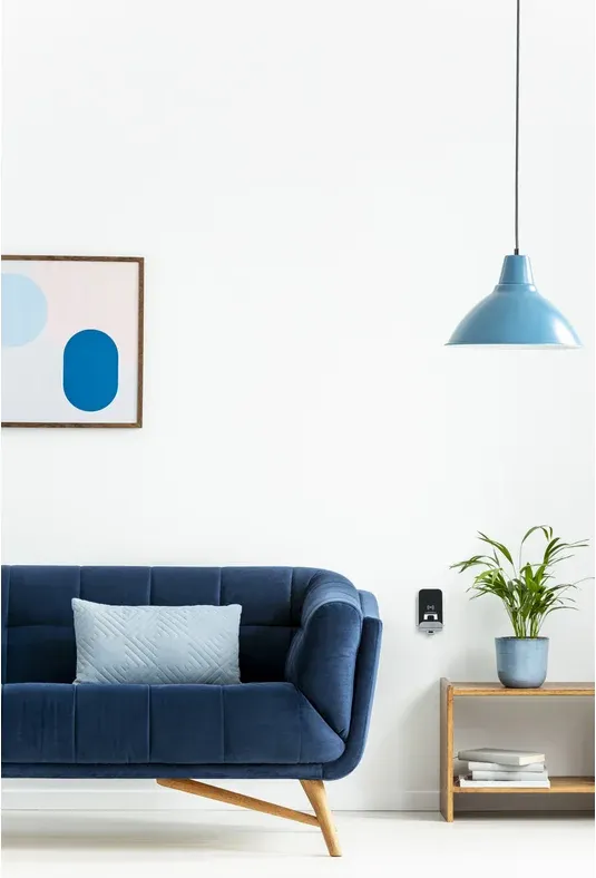 Зарядное устройство беспроводное Legrand Etika USB Type-A / 672337 (слоновая кость) — фото 4