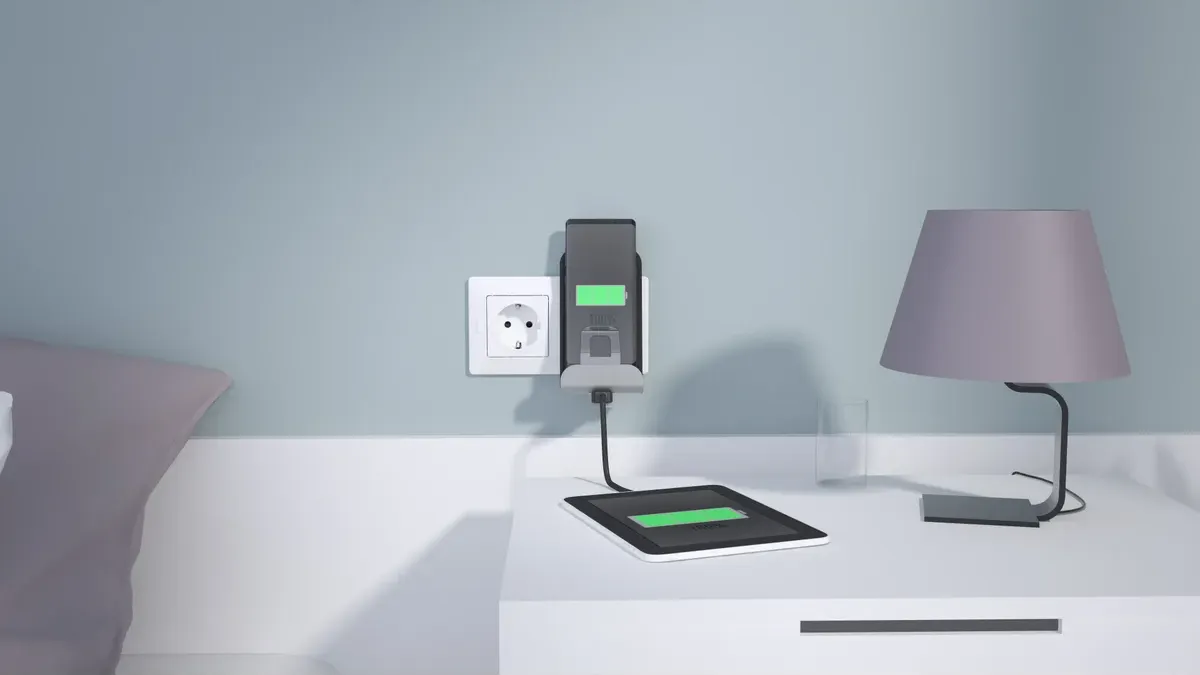 Зарядное устройство беспроводное Legrand Etika USB Type-A / 672337 (слоновая кость) — фото 6