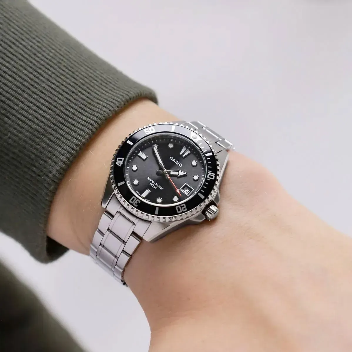 Часы наручные мужские Casio MDV-10D-1A1 — фото 3