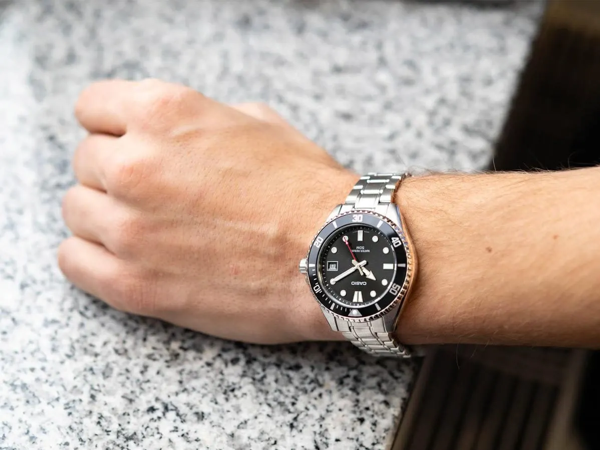 Часы наручные мужские Casio MDV-10D-1A1 — фото 4