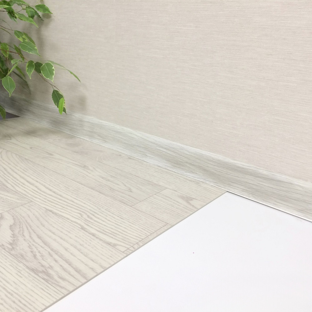 Плинтус LinePlast ПВХ 58мм L007 (2.2м, ясень шимо светлый) — фото 5