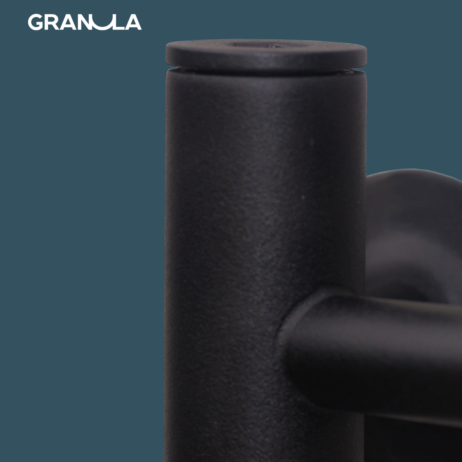 Полотенцесушитель водяной GRANULA Классик 50x60 (нижнее подключение, черный матовый) — фото 3