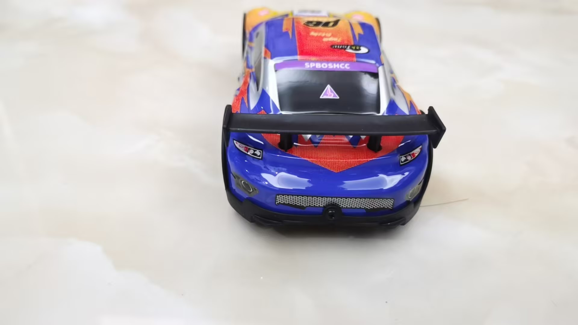 Игрушка на пульте управления Labalu PVC освещенный RC гоночный 4-канальный (желтый) — фото 3