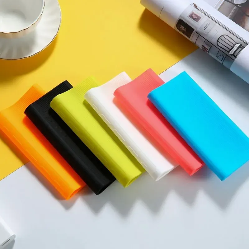 Чехол для портативного ЗУ Bingo Silicone для Xiaomi Power Bank PLM07ZM/PB2050ZM/PLM18ZM (белый) — фото 3