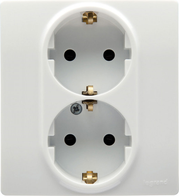 Розетка Legrand Etika 672273 (белый)