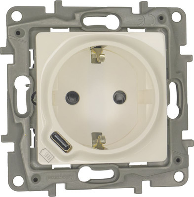 Розетка Legrand Etika 672288
