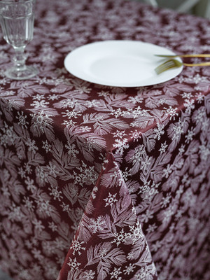 Скатерть Моготекс Красные морозные ветки 02ШС8-14-КВ рис.2634/010101 (220x150)