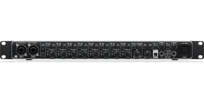 Аудиоинтерфейс Behringer UMC1820