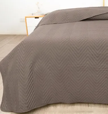 Покрывало MATEX Decorative Cover Geometry / 69-317 (темно-коричневый)