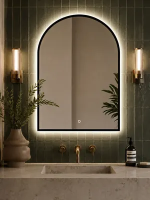 Зеркало Emze 60x80 / LED.UV.ARC.60.80.CHE (черный с УФ-окантовкой и подсветкой)