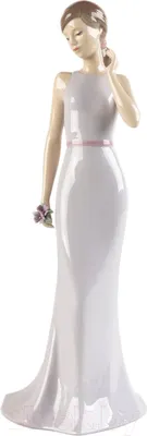 Статуэтка NAO Elegant Ladies Юная элегантность с цветком / 02001863 (розовый)