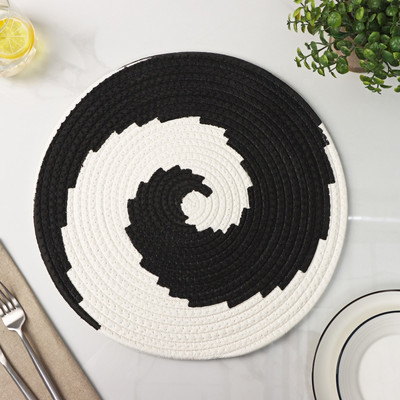 Сервировочная салфетка Доляна Гипноз / 7086146 (черный/белый)