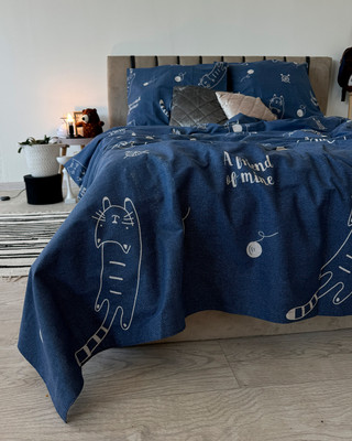 Комплект постельного белья Samsara Коты на синем фоне 1.5сп (простыня на резинке)